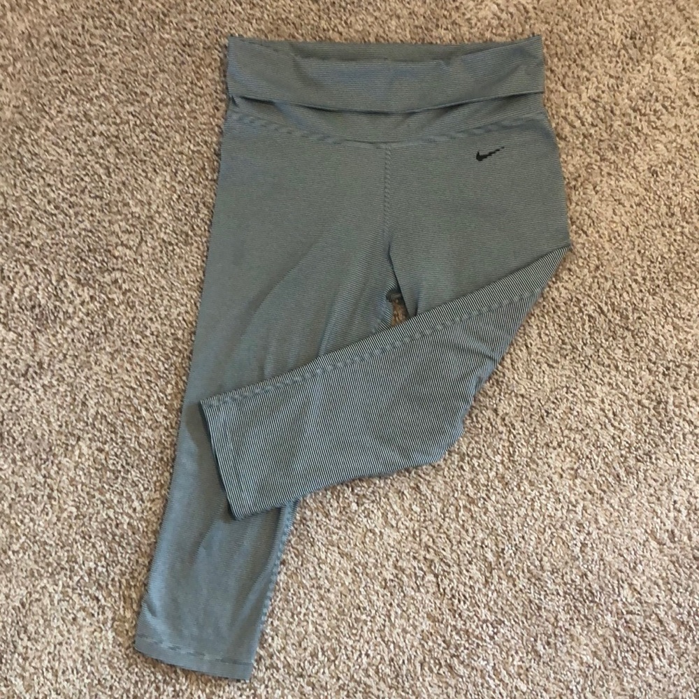 Nike crop leggings